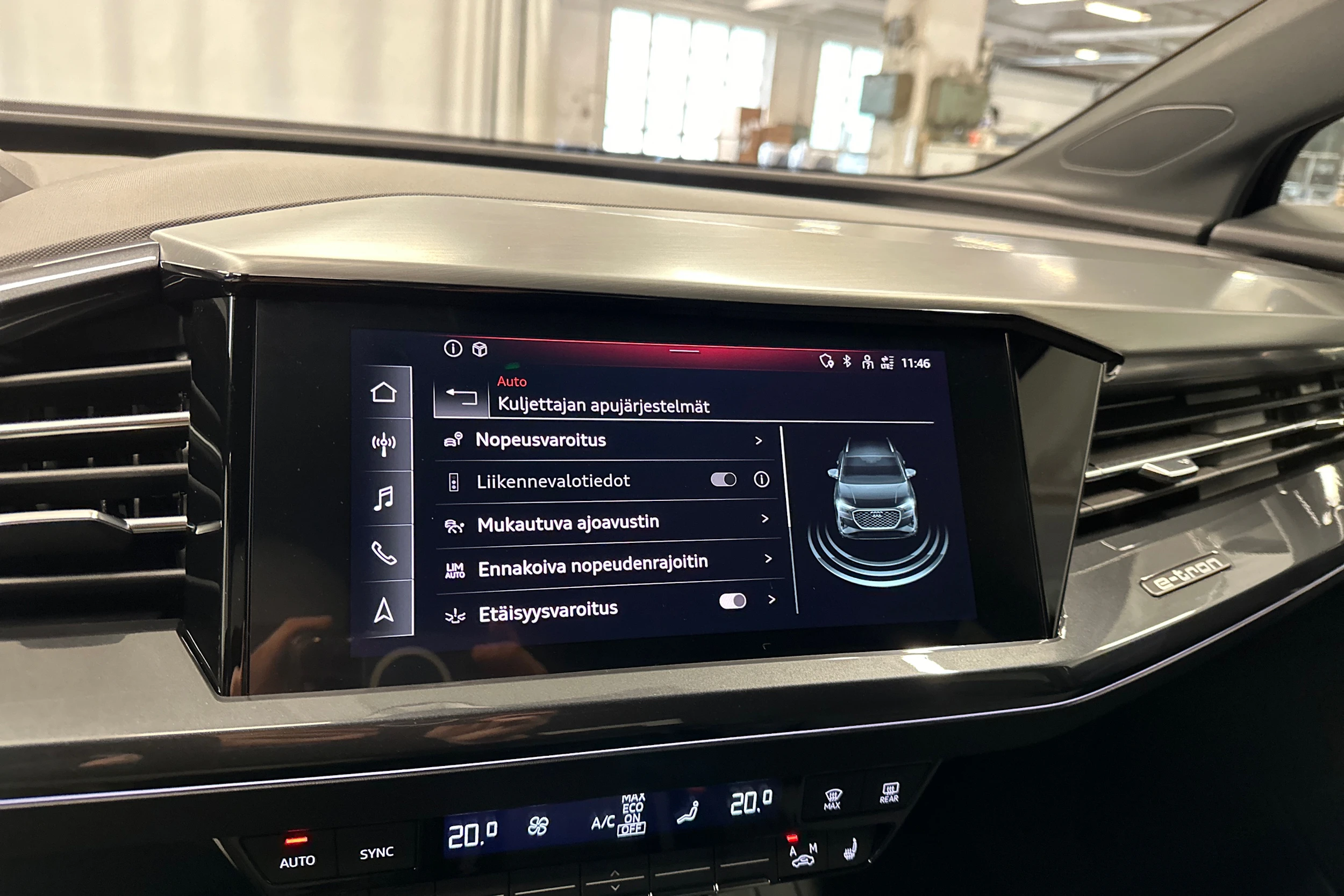 musta Audi Q4 e-tron 2023 kuva 20.