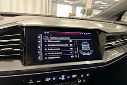 musta Audi Q4 e-tron 2023 kuva 21.