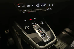 musta Audi Q4 e-tron 2023 kuva 22.