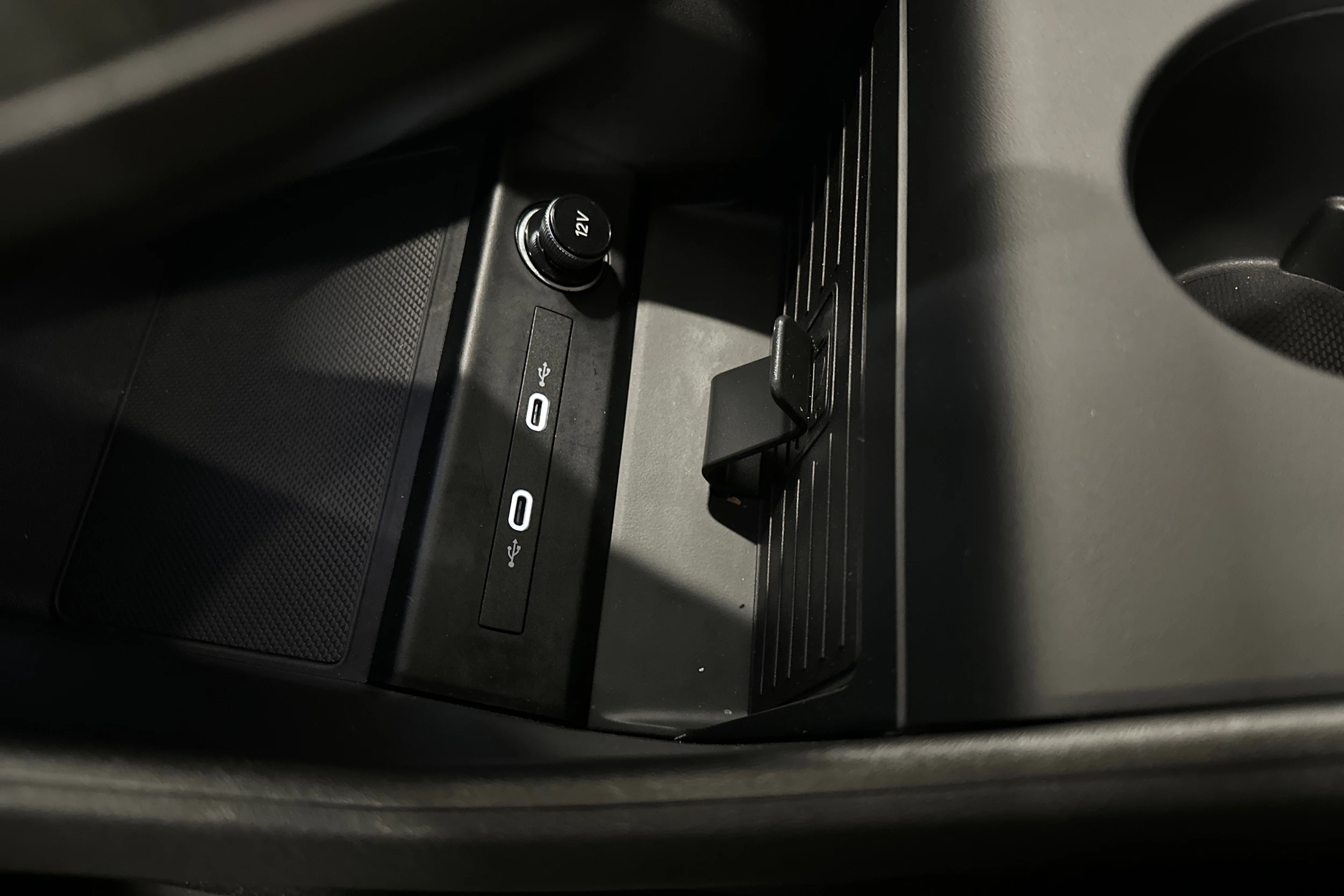 musta Audi Q4 e-tron 2023 kuva 23.
