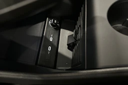 musta Audi Q4 e-tron 2023 kuva 23.