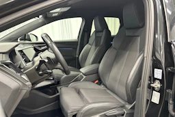 musta Audi Q4 e-tron 2023 kuva 24.