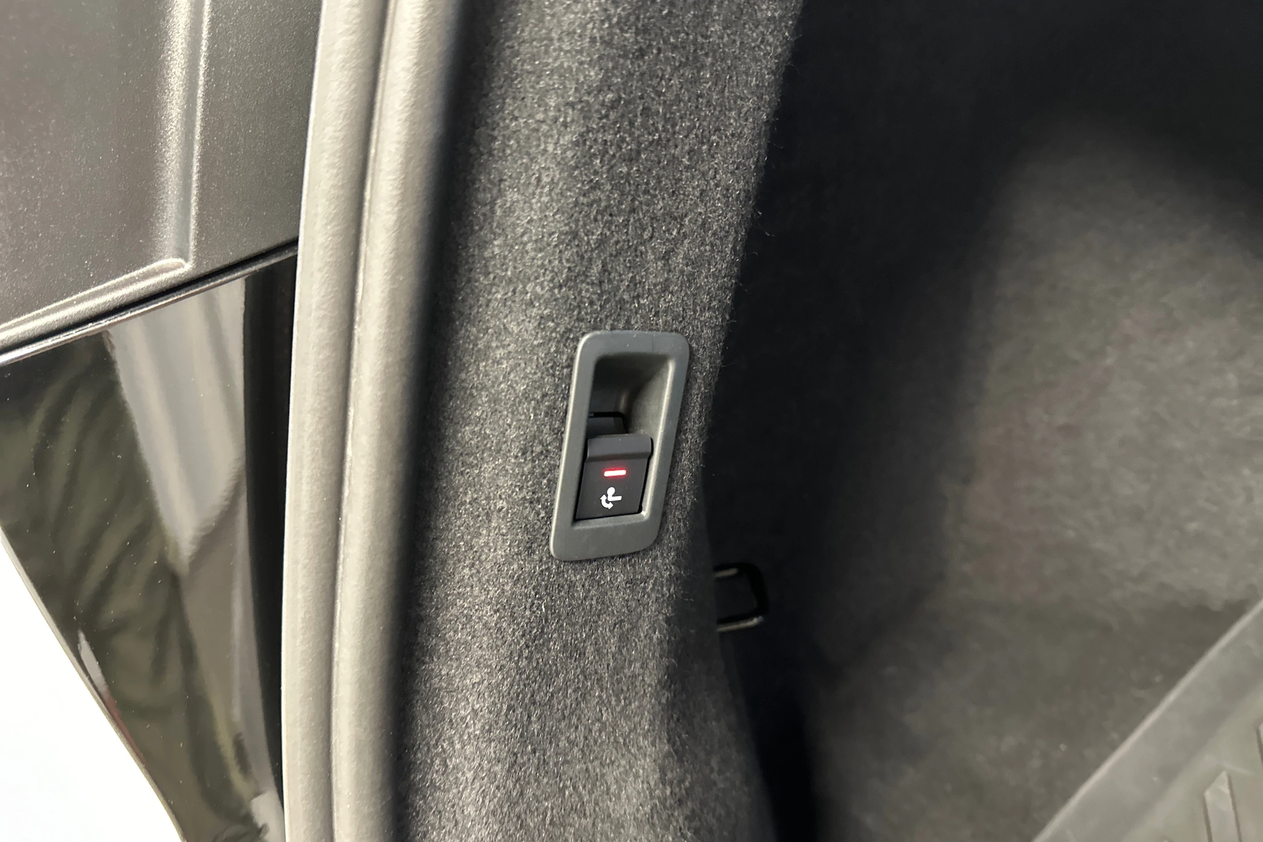 musta Audi Q4 e-tron 2023 kuva 27.