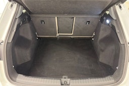 valkoinen Audi Q4 e-tron 2023 kuva 14.