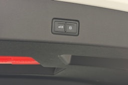 valkoinen Audi Q4 e-tron 2023 kuva 15.