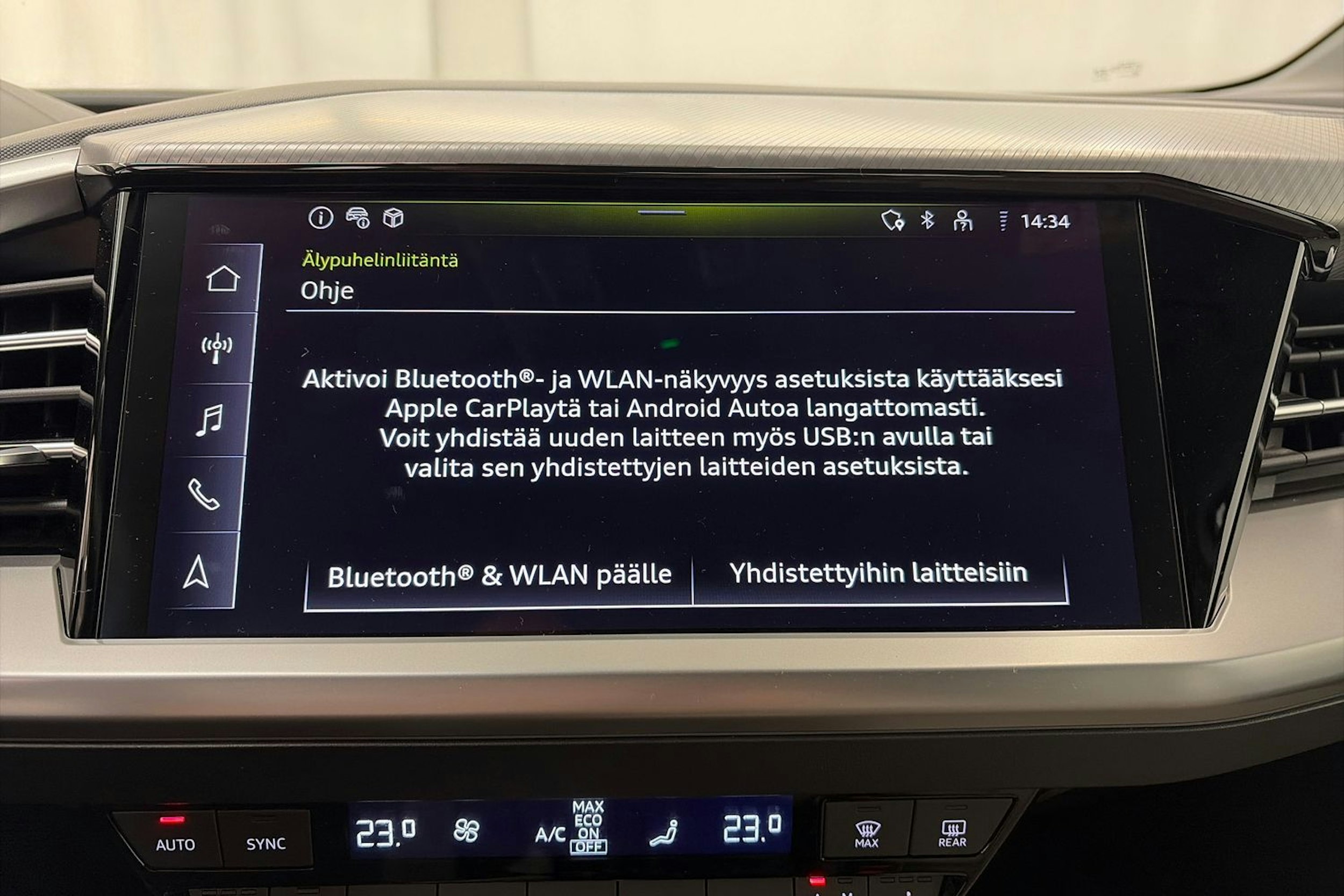valkoinen Audi Q4 e-tron 2023 kuva 22.
