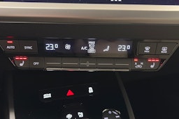 valkoinen Audi Q4 e-tron 2023 kuva 25.