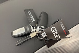 valkoinen Audi Q4 e-tron 2023 kuva 27.