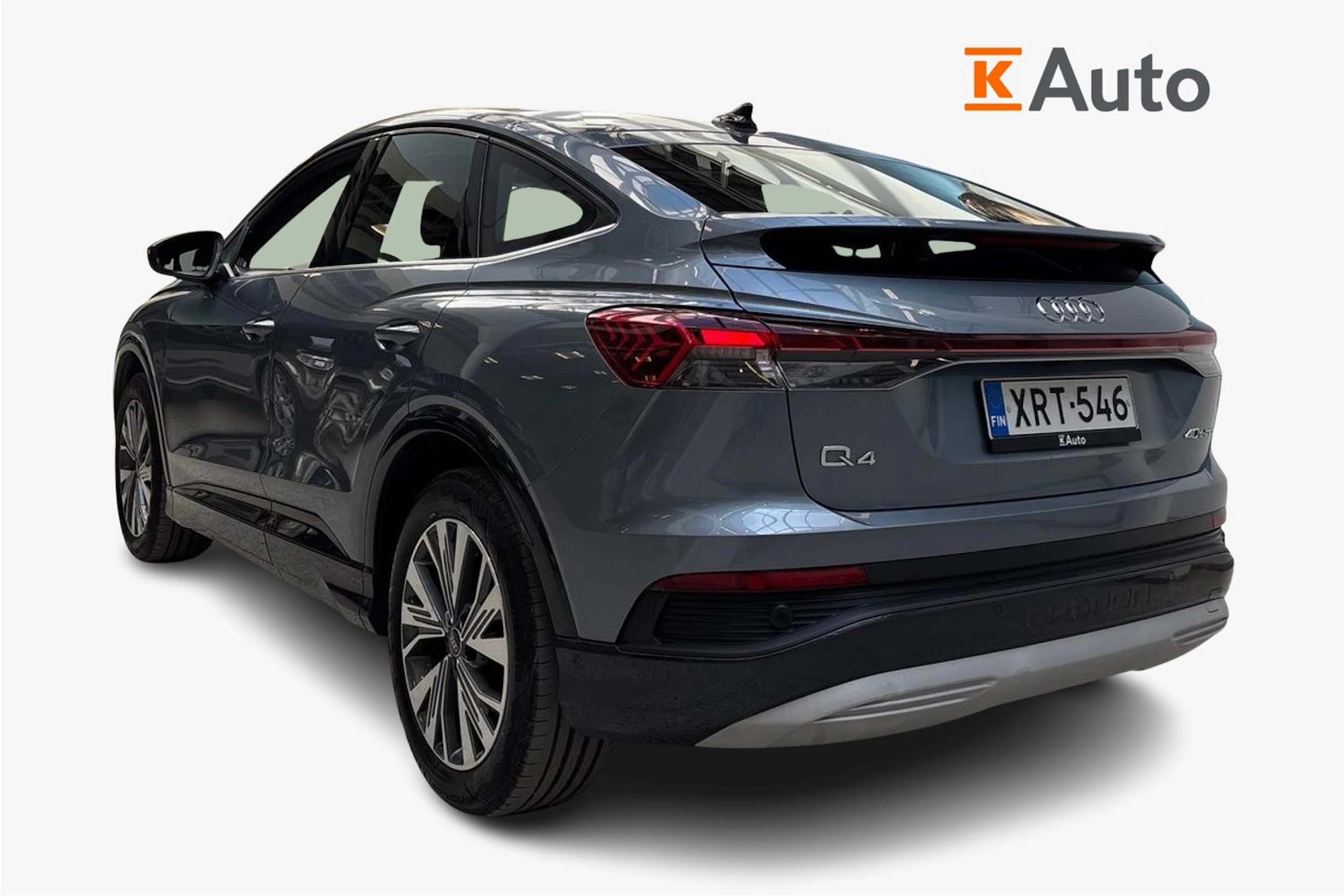 Sininen Audi Q4 e-tron 2023 kuva 2.