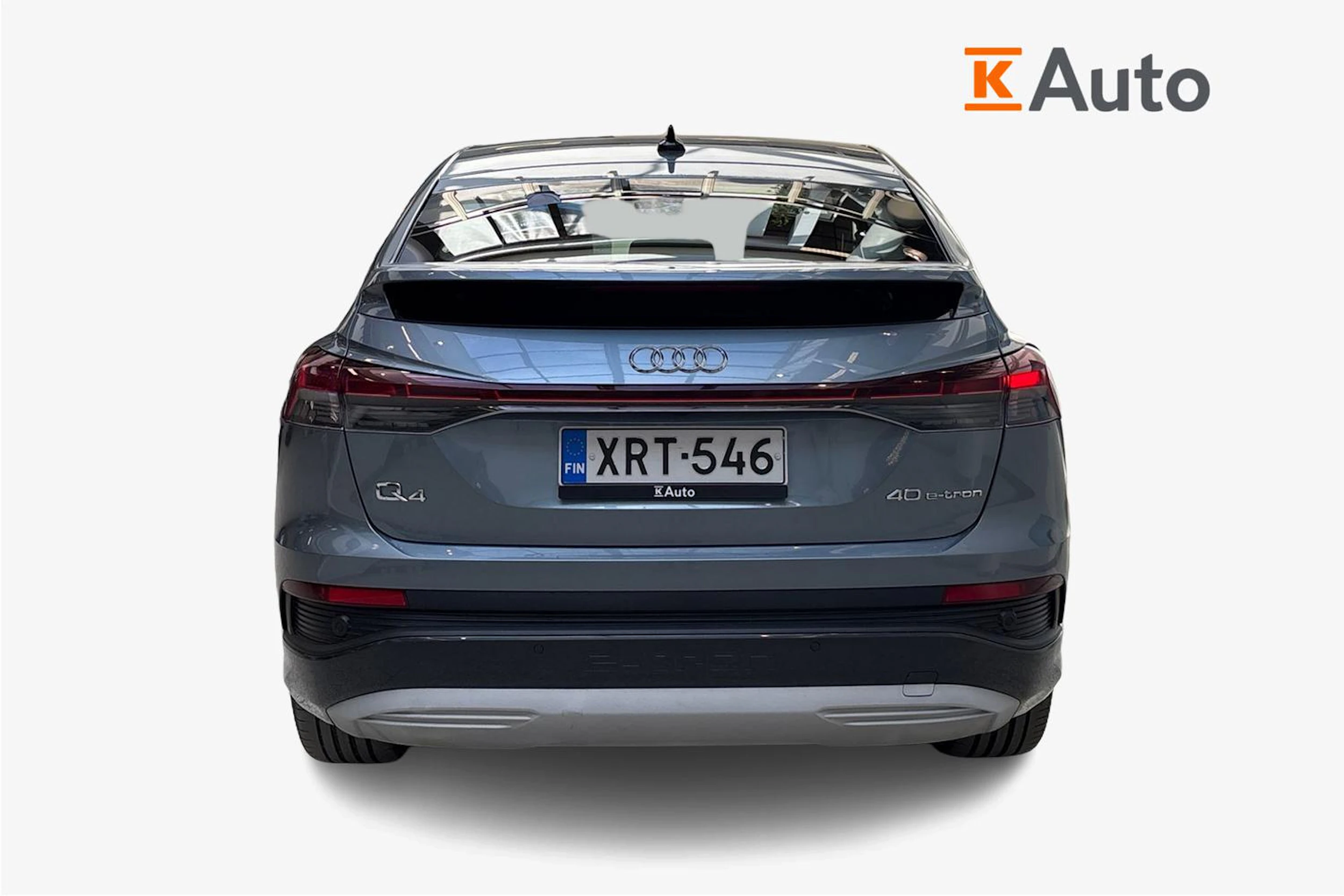Sininen Audi Q4 e-tron 2023 kuva 3.