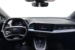 Sininen Audi Q4 e-tron 2023 kuva 7.