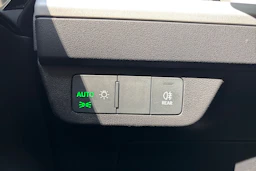 Sininen Audi Q4 e-tron 2023 kuva 15.