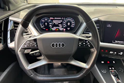 Sininen Audi Q4 e-tron 2023 kuva 16.