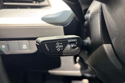 Sininen Audi Q4 e-tron 2023 kuva 18.