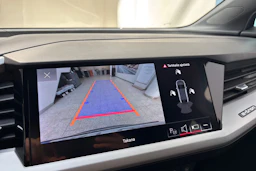 Sininen Audi Q4 e-tron 2023 kuva 21.