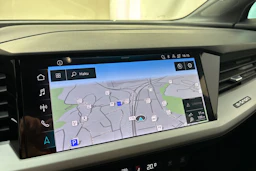 Sininen Audi Q4 e-tron 2023 kuva 22.