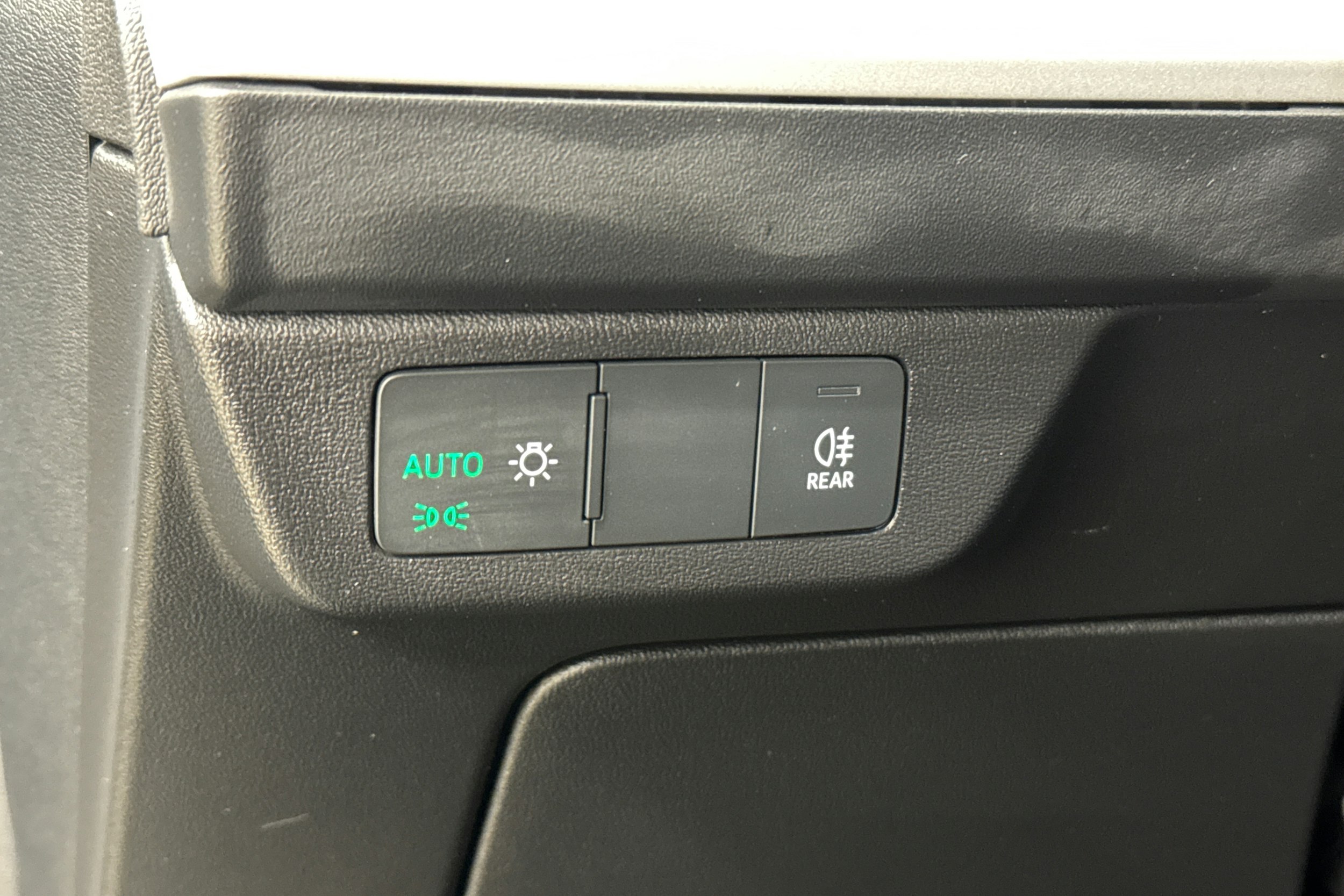 sininen Audi Q4 e-tron 2023 kuva 20.