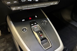 sininen Audi Q4 e-tron 2023 kuva 22.