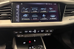 sininen Audi Q4 e-tron 2023 kuva 23.