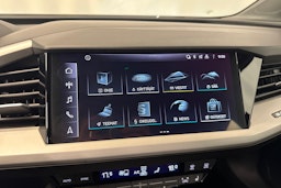 sininen Audi Q4 e-tron 2023 kuva 25.