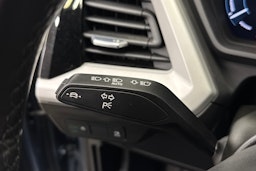 sininen Audi Q4 e-tron 2023 kuva 27.