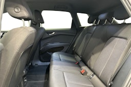 harmaa Audi Q4 e-tron 2023 kuva 10.