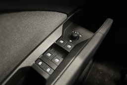 harmaa Audi Q4 e-tron 2023 kuva 18.