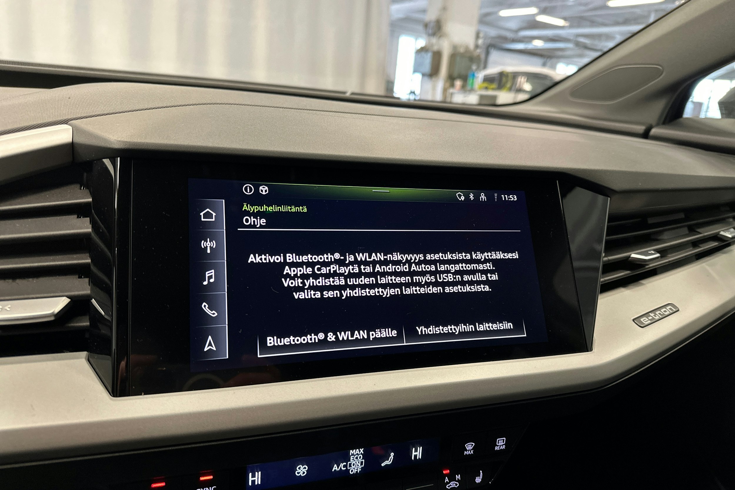 harmaa Audi Q4 e-tron 2023 kuva 20.