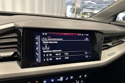 harmaa Audi Q4 e-tron 2023 kuva 21.