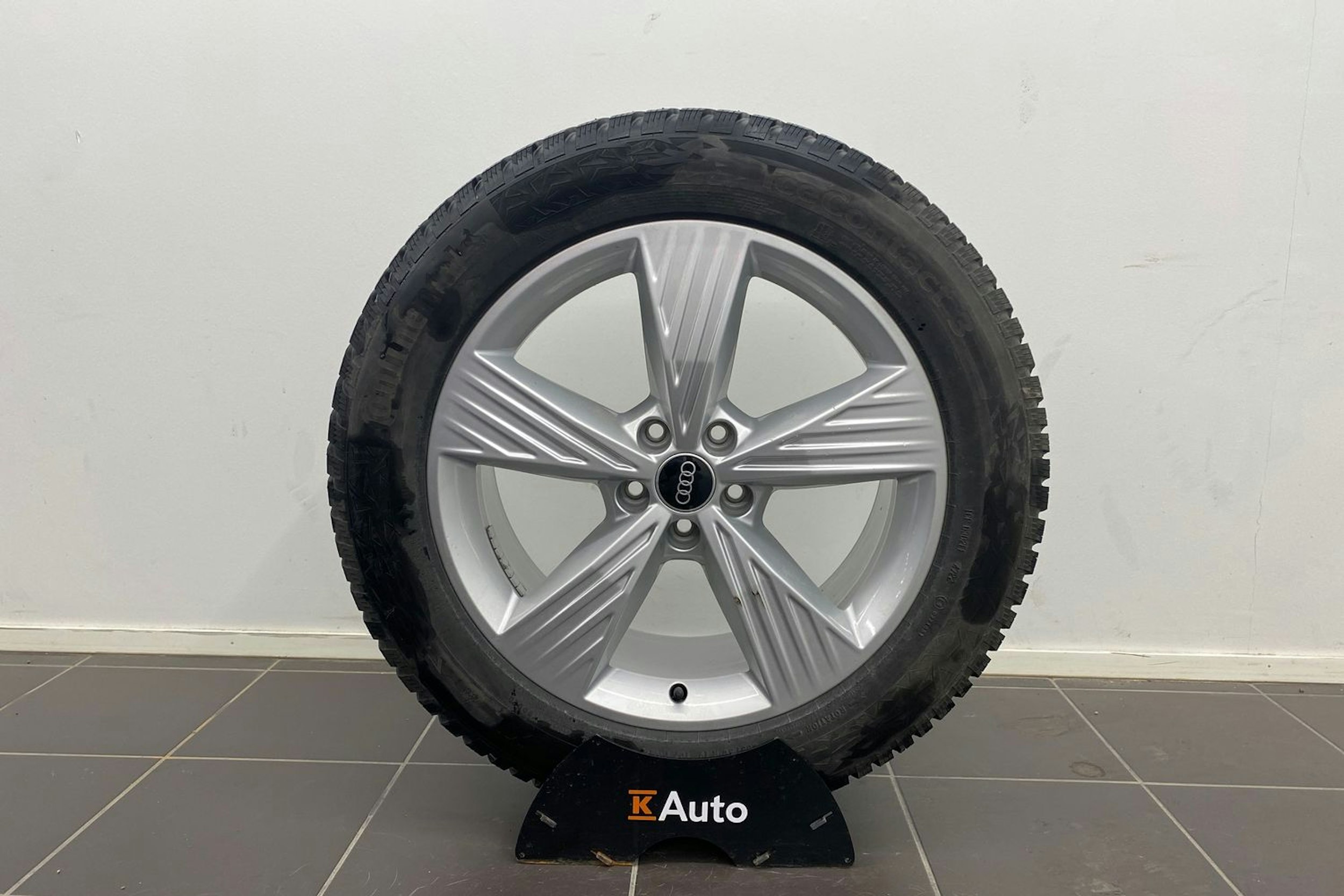 met. harmaa Audi Q4 e-tron 2023 kuva 10.