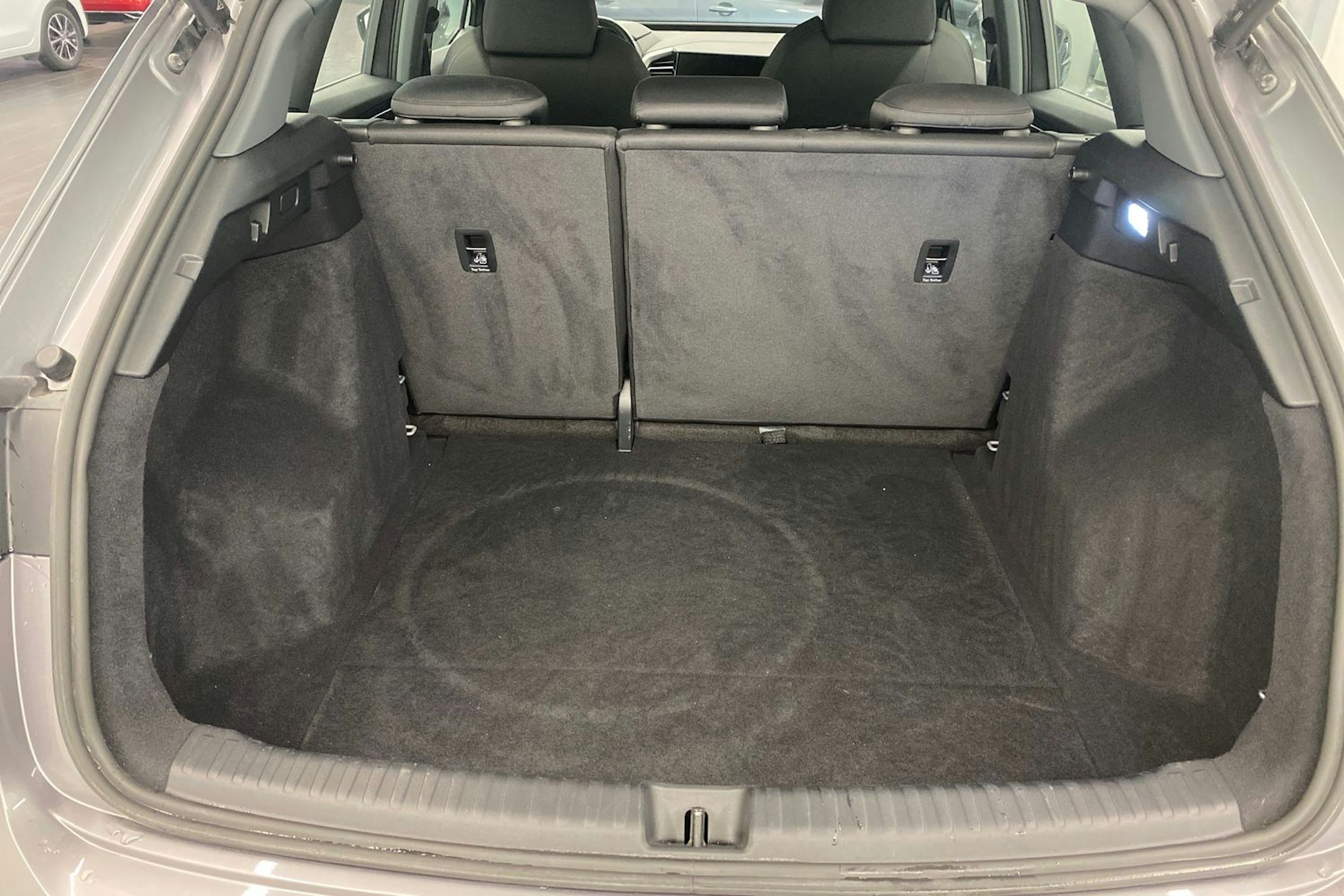 met. harmaa Audi Q4 e-tron 2023 kuva 22.