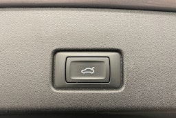 met. harmaa Audi Q4 e-tron 2023 kuva 23.