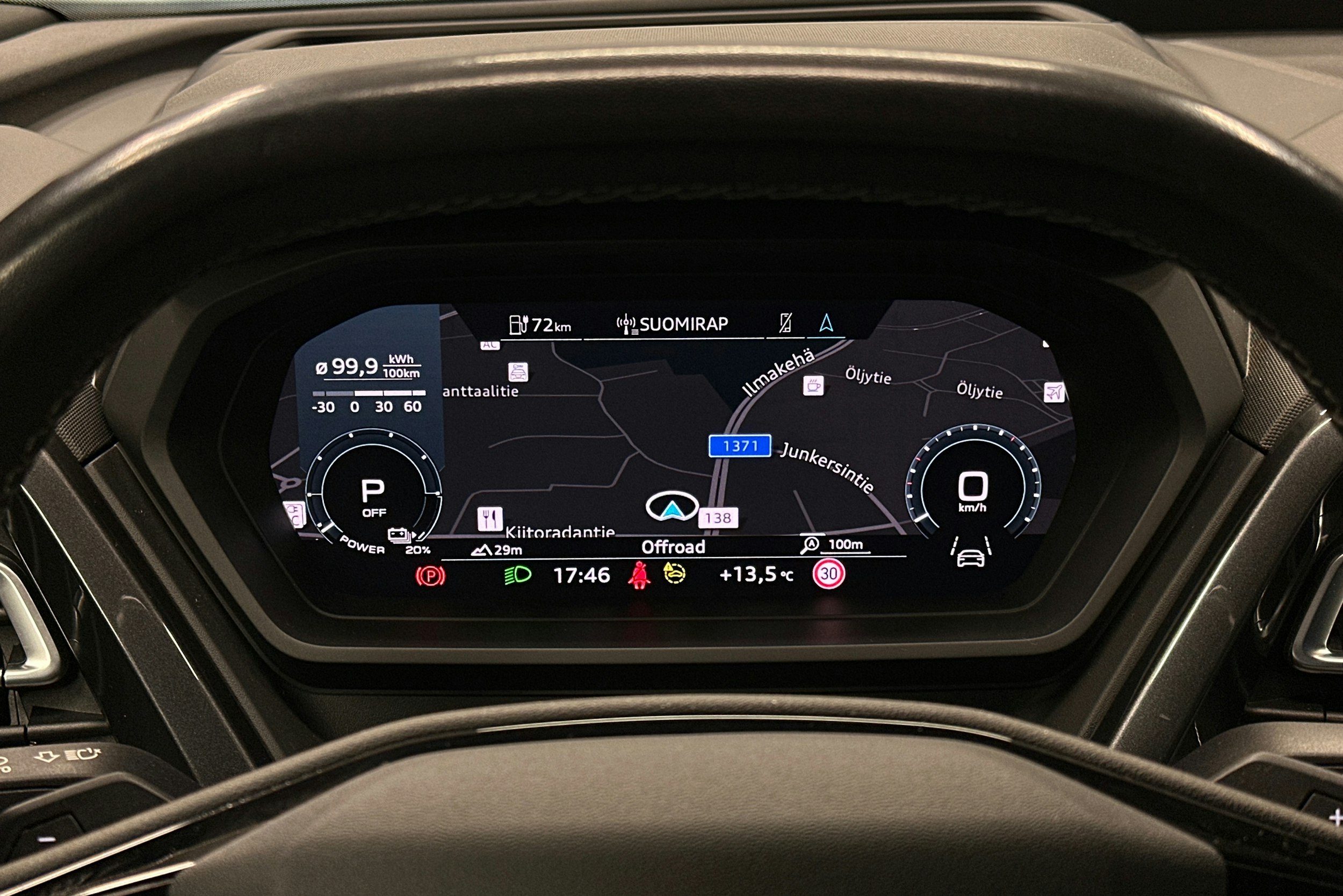 harmaa Audi Q4 e-tron 2023 kuva 13.