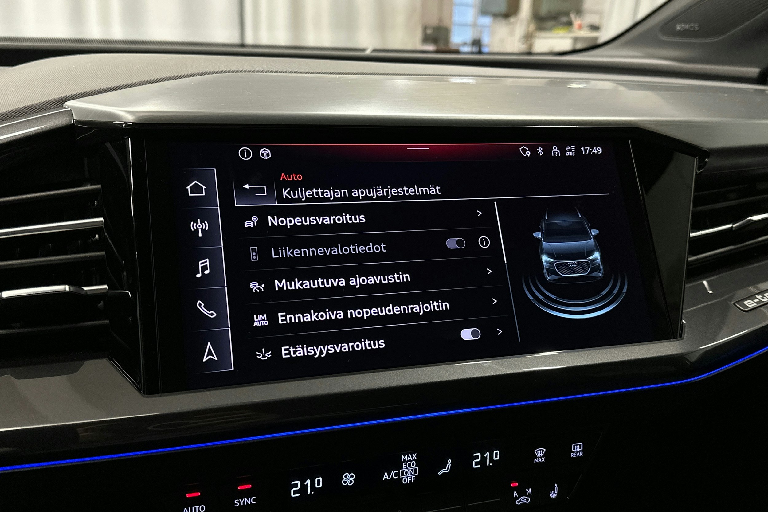 harmaa Audi Q4 e-tron 2023 kuva 20.