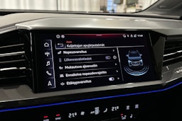 harmaa Audi Q4 e-tron 2023 kuva 20.