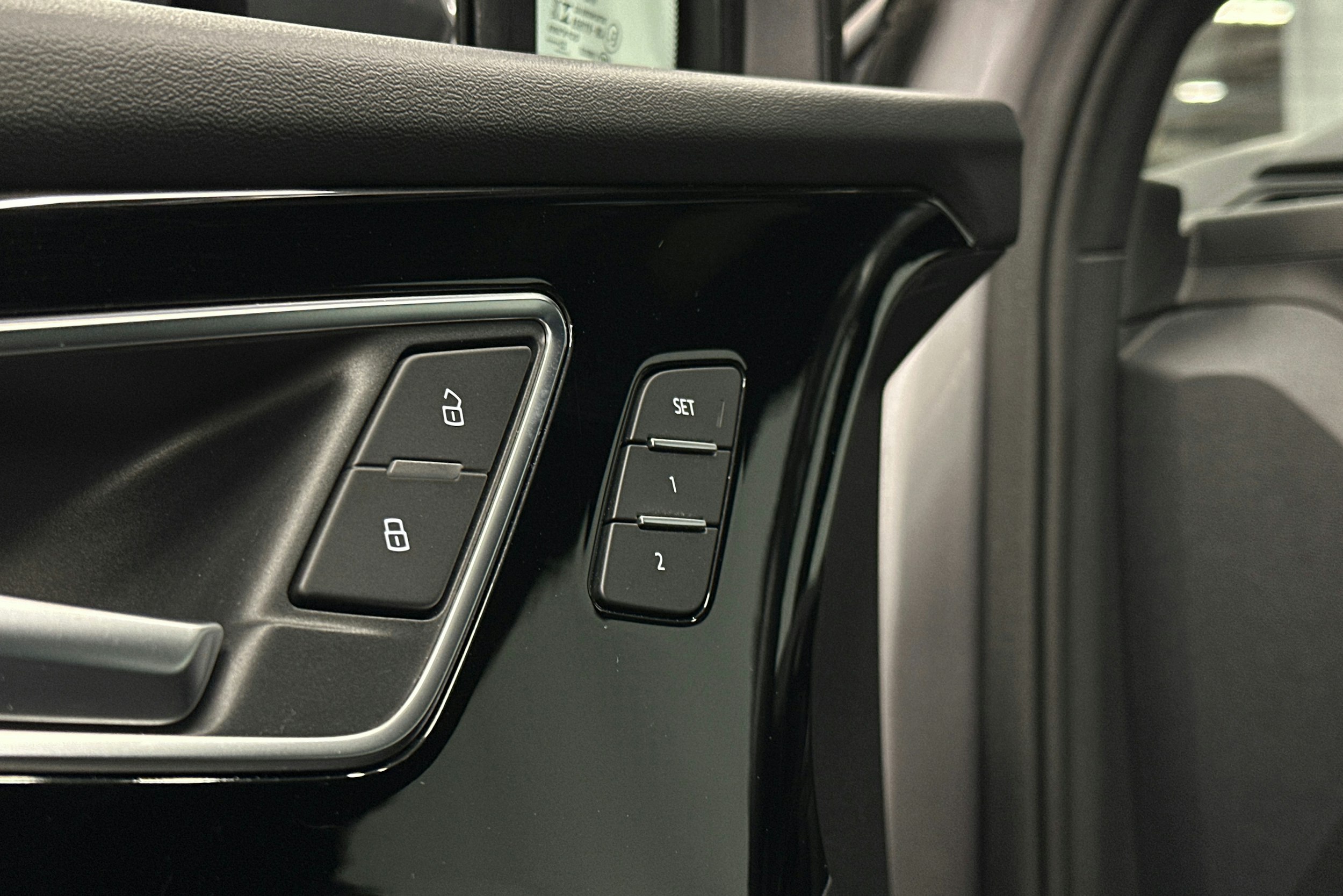 harmaa Audi Q4 e-tron 2023 kuva 27.