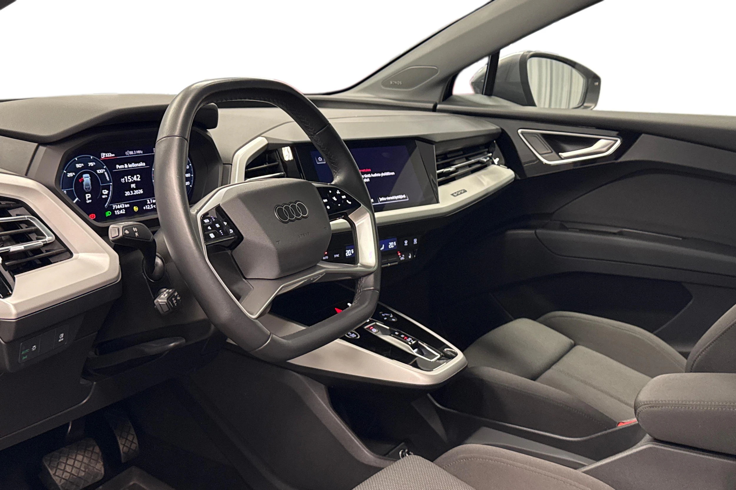 harmaa Audi Q4 e-tron 2023 kuva 6.