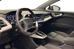 harmaa Audi Q4 e-tron 2023 kuva 6.