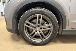 harmaa Audi Q4 e-tron 2023 kuva 10.