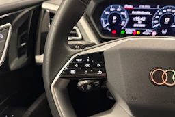 harmaa Audi Q4 e-tron 2023 kuva 12.