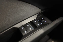 harmaa Audi Q4 e-tron 2023 kuva 15.