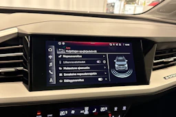 harmaa Audi Q4 e-tron 2023 kuva 18.