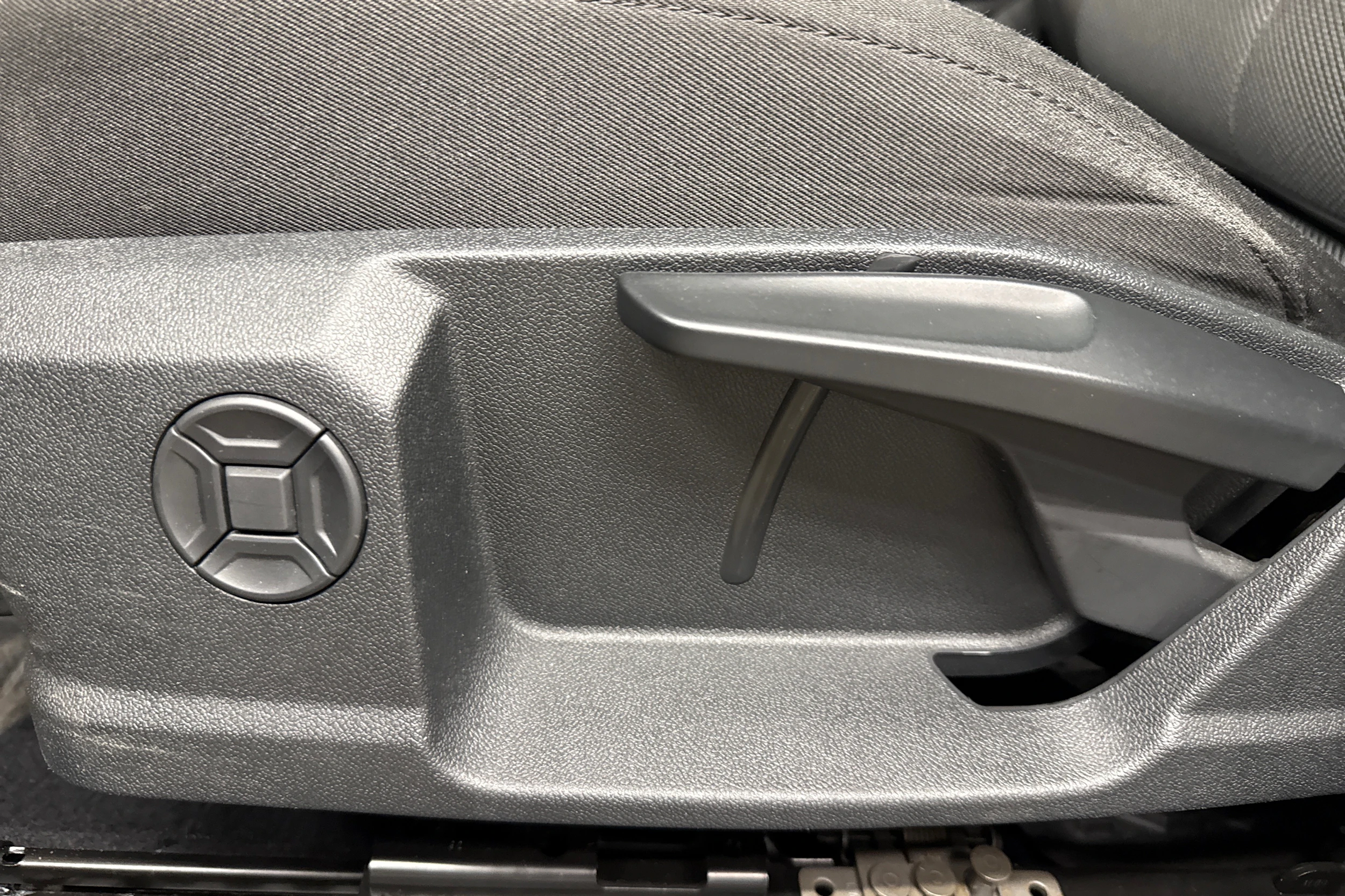 harmaa Audi Q4 e-tron 2023 kuva 24.