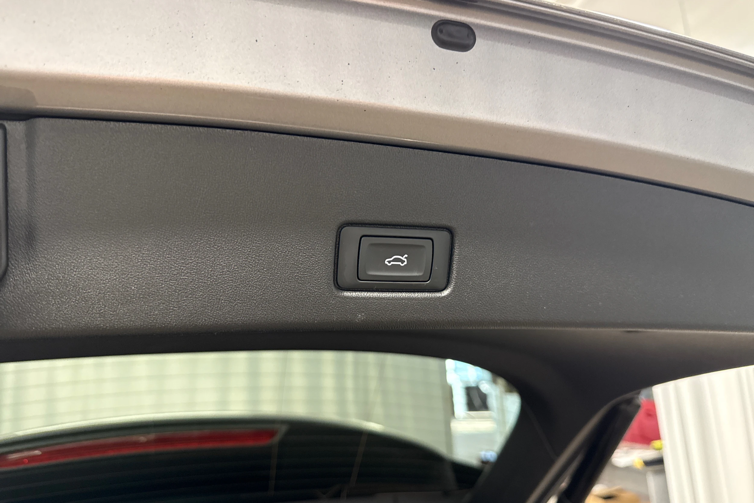 harmaa Audi Q4 e-tron 2023 kuva 27.