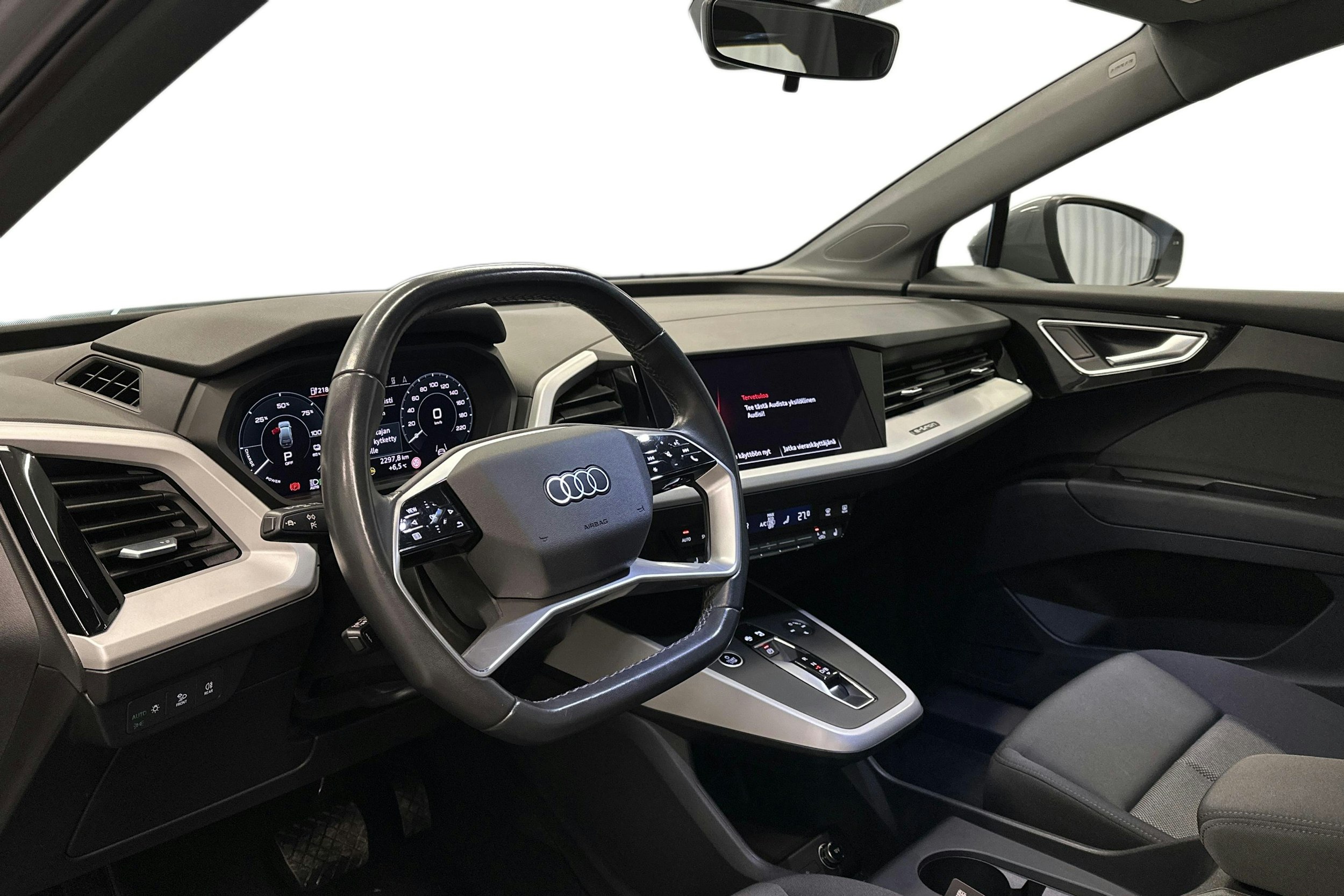 harmaa Audi Q4 e-tron 2023 kuva 7.