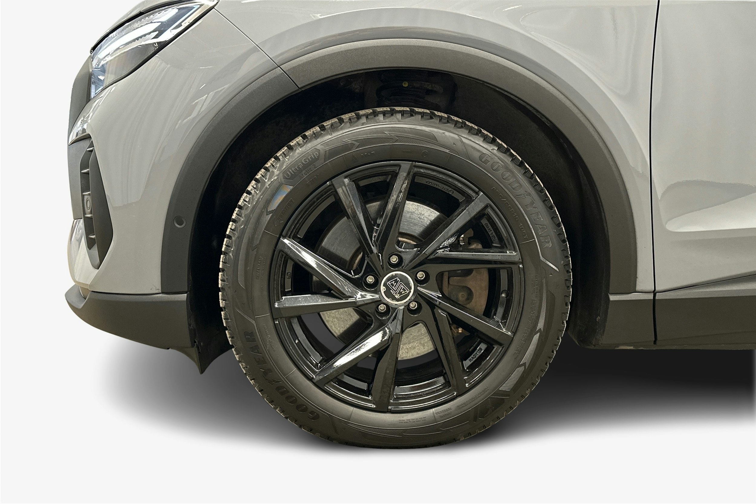 harmaa Audi Q4 e-tron 2023 kuva 11.