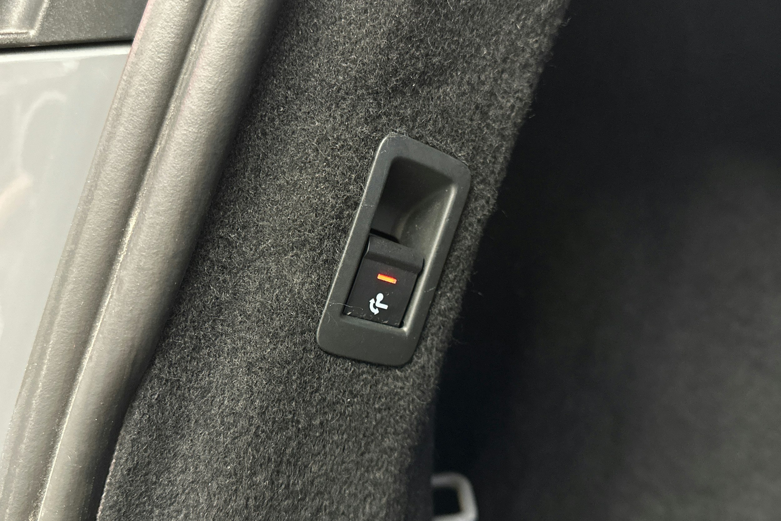 harmaa Audi Q4 e-tron 2023 kuva 16.