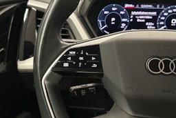 harmaa Audi Q4 e-tron 2023 kuva 19.