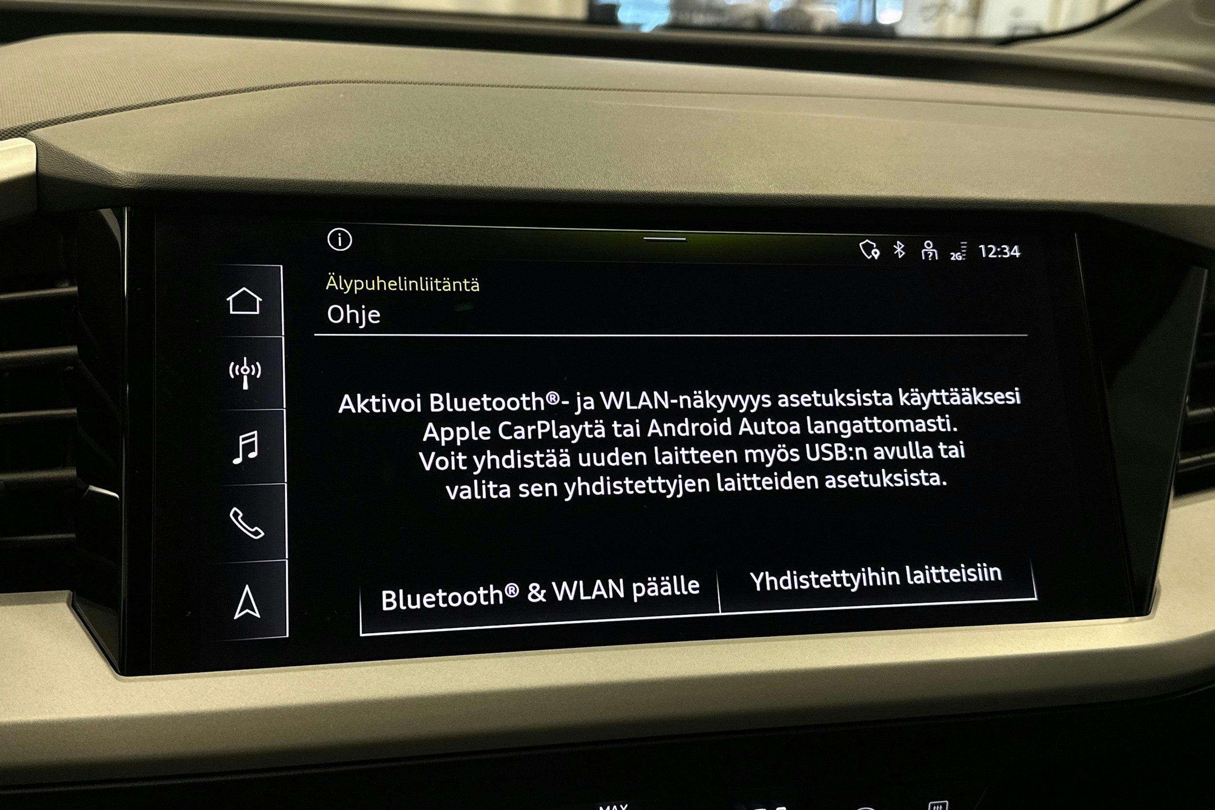 harmaa Audi Q4 e-tron 2023 kuva 24.