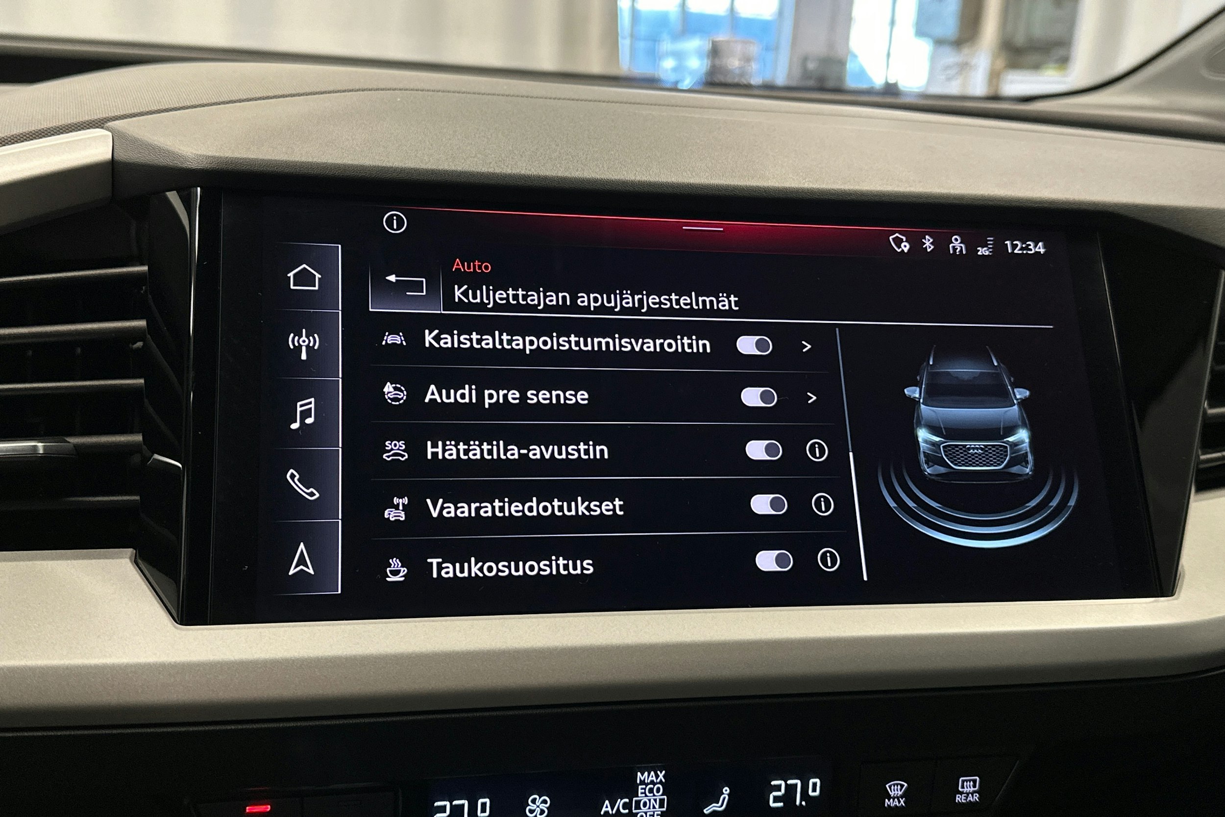 harmaa Audi Q4 e-tron 2023 kuva 27.